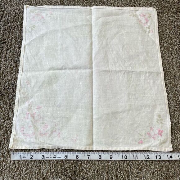 Vintage Floral Table Cloth Doily White Green Pink 14x15 - Picture 3 of 5